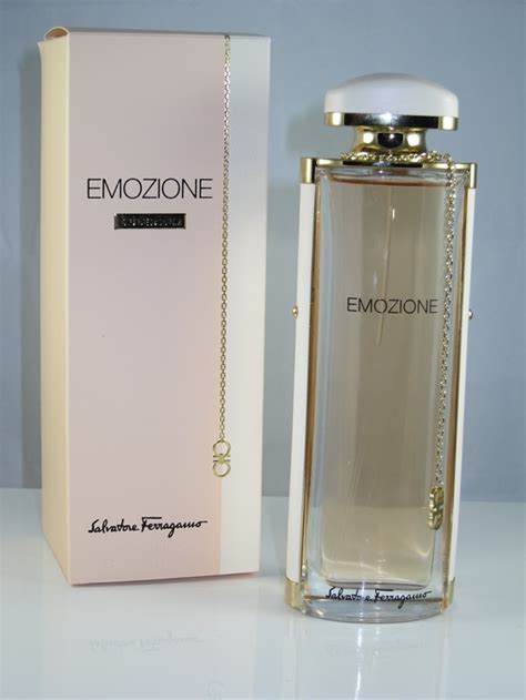 emozione perfume reviews.